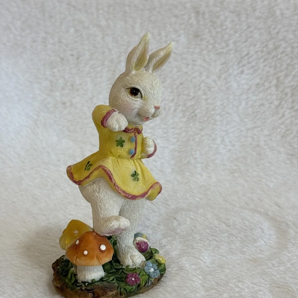 Bunny Gardens Backyard‎ Bunnies Limited Ed Rabbit Figurine Yellow Dress 4.75